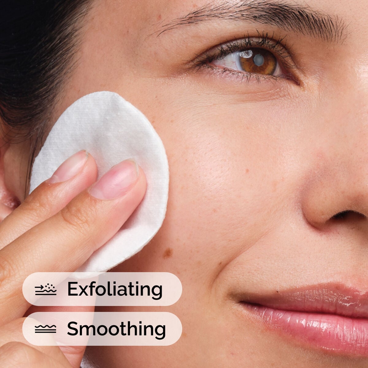 glycolic-acid-7-exfoliating-toner-g2 ord-glycolic-acid-exfoliating-toner-model-application-with-benefits.jpg